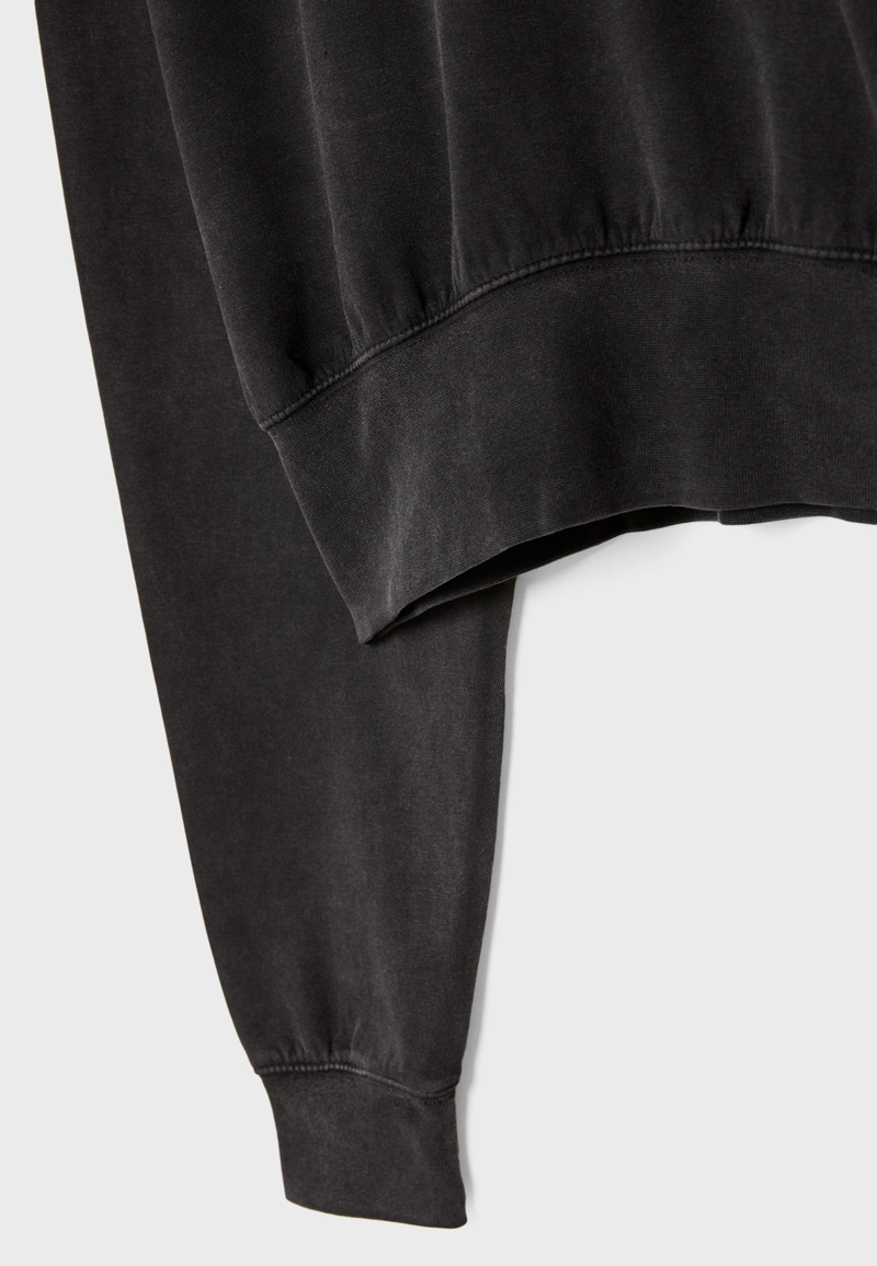 Толстовка с высоким воротником и эффектом потертости