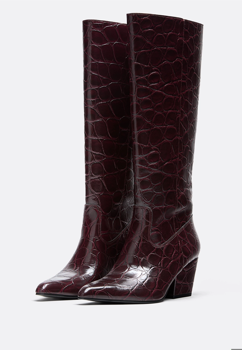 Высокие сапоги на каблуке