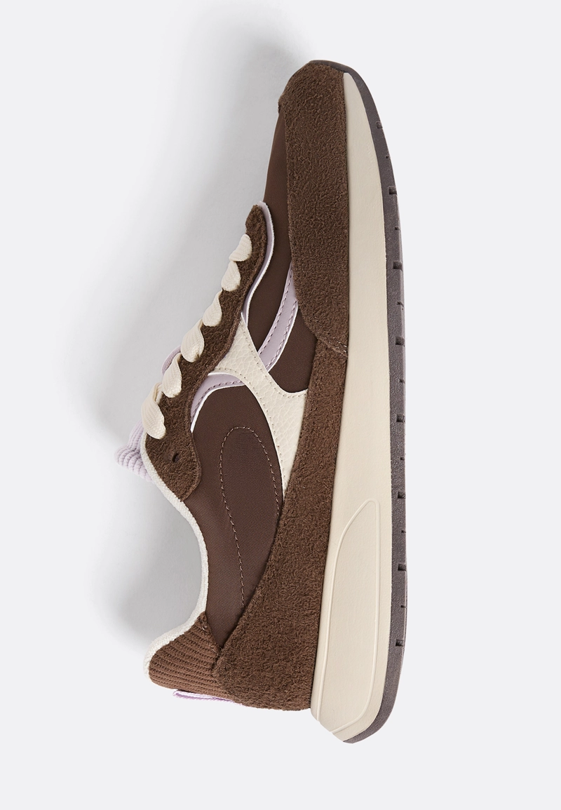 Ретро-кроссовки