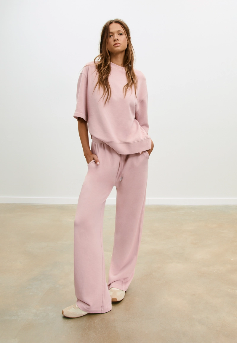 Прямые брюки-джоггеры с эффектом стирки