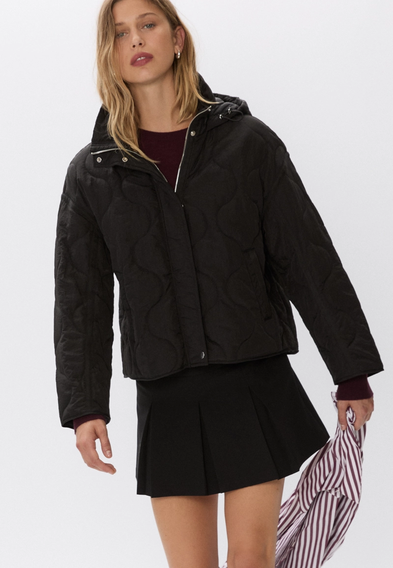 Утепленная куртка с капюшоном