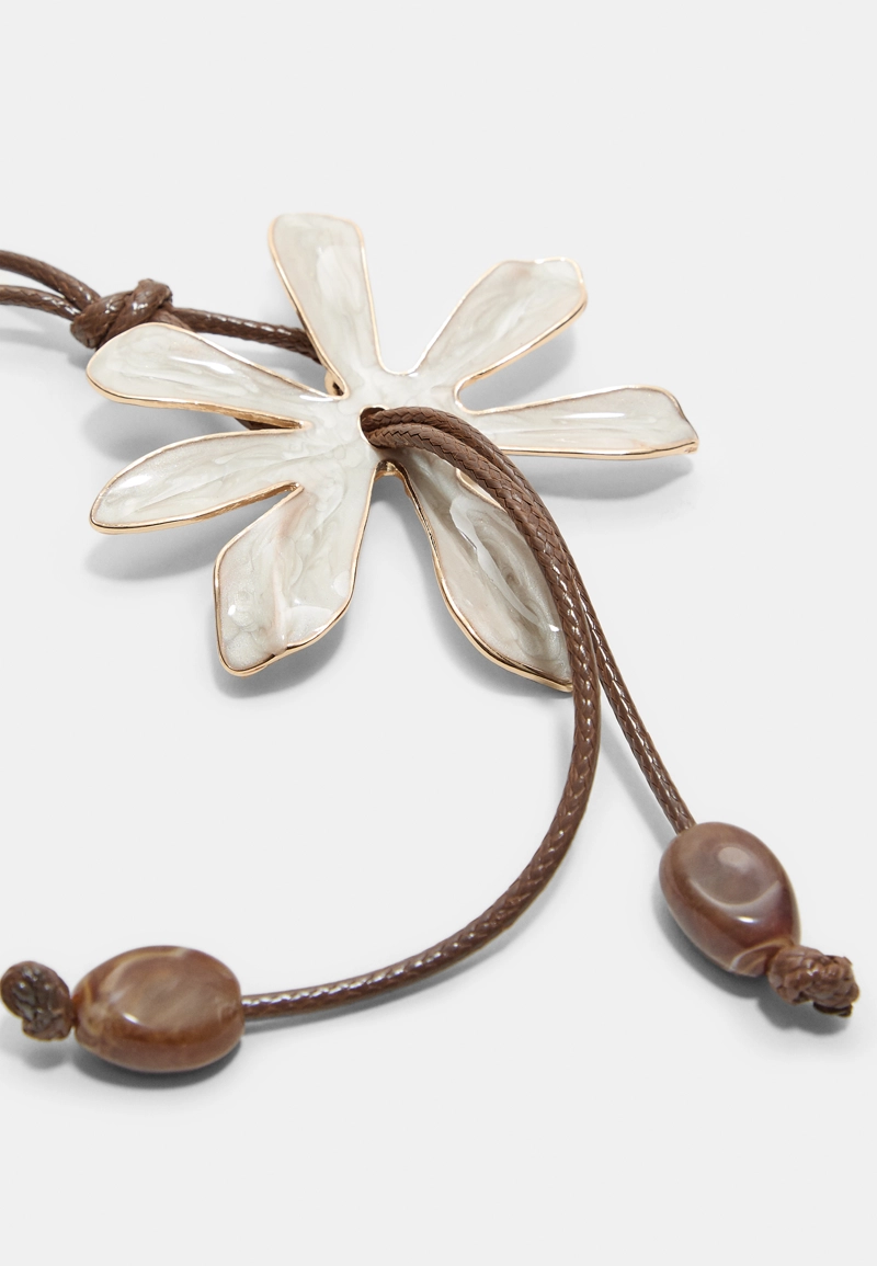 Брелок-подвеска в виде эмалированного цветка