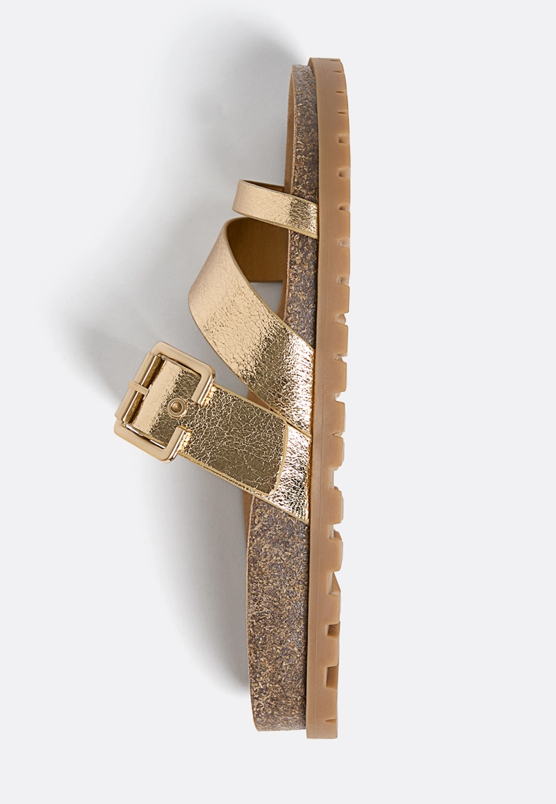 Сандалии на плоской подошве с ремешками