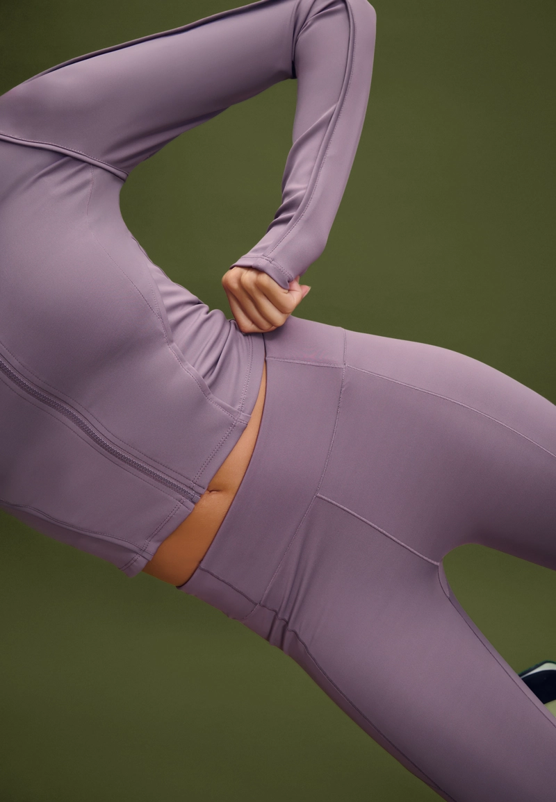 Легинсы укороченные с вырезами