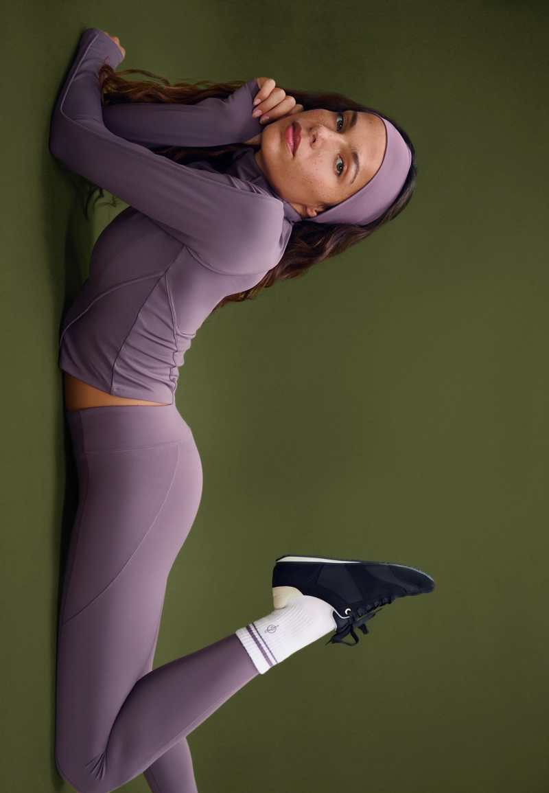 Легинсы укороченные с вырезами