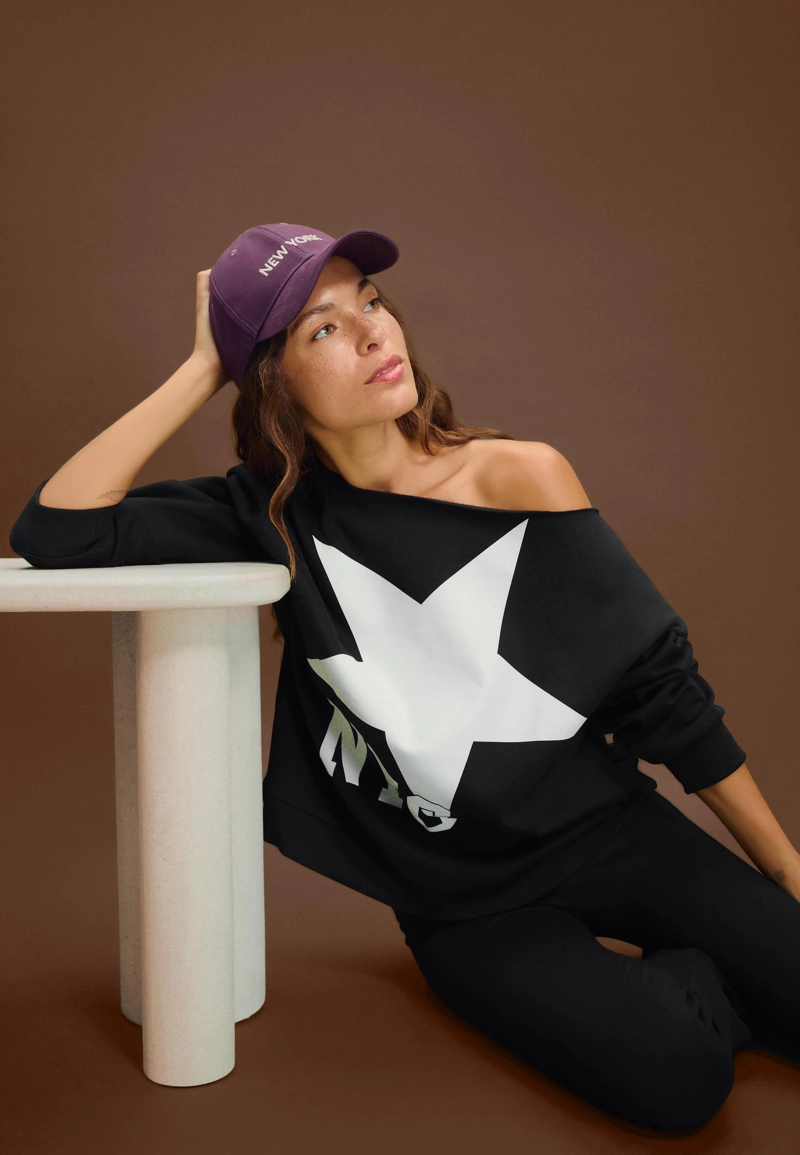 Толстовка NYC с открытыми плечами