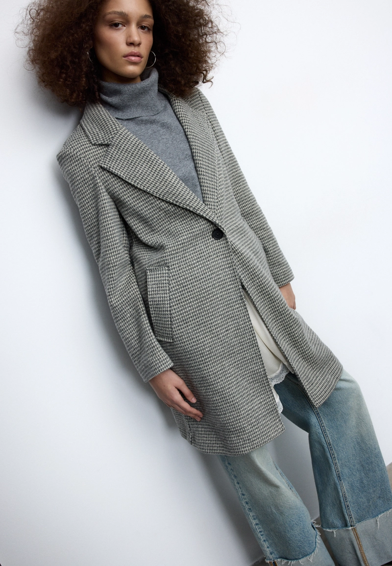 Пальто миди с пуговицами и принтом