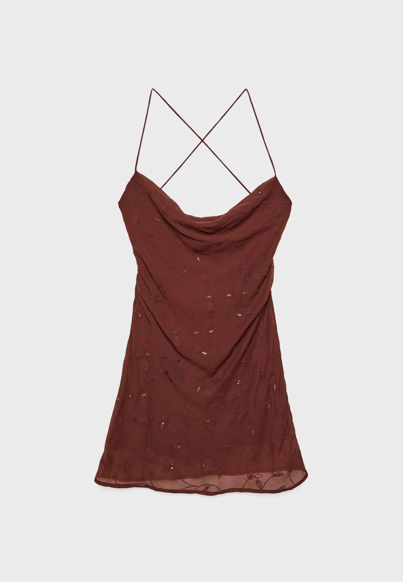 Короткое платье с вышивкой на бретелях