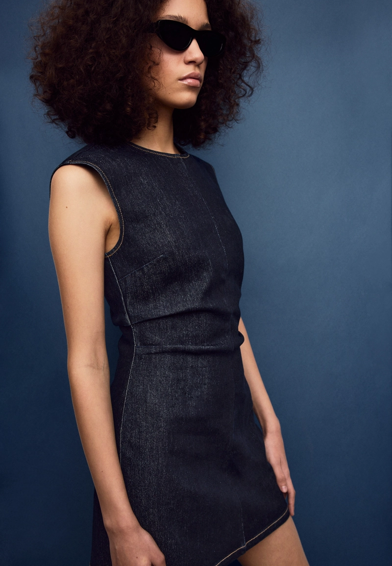 Короткое джинсовое платье