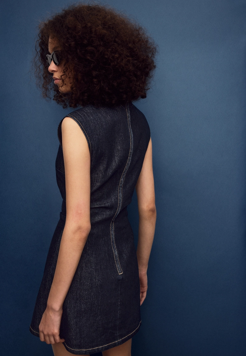 Короткое джинсовое платье