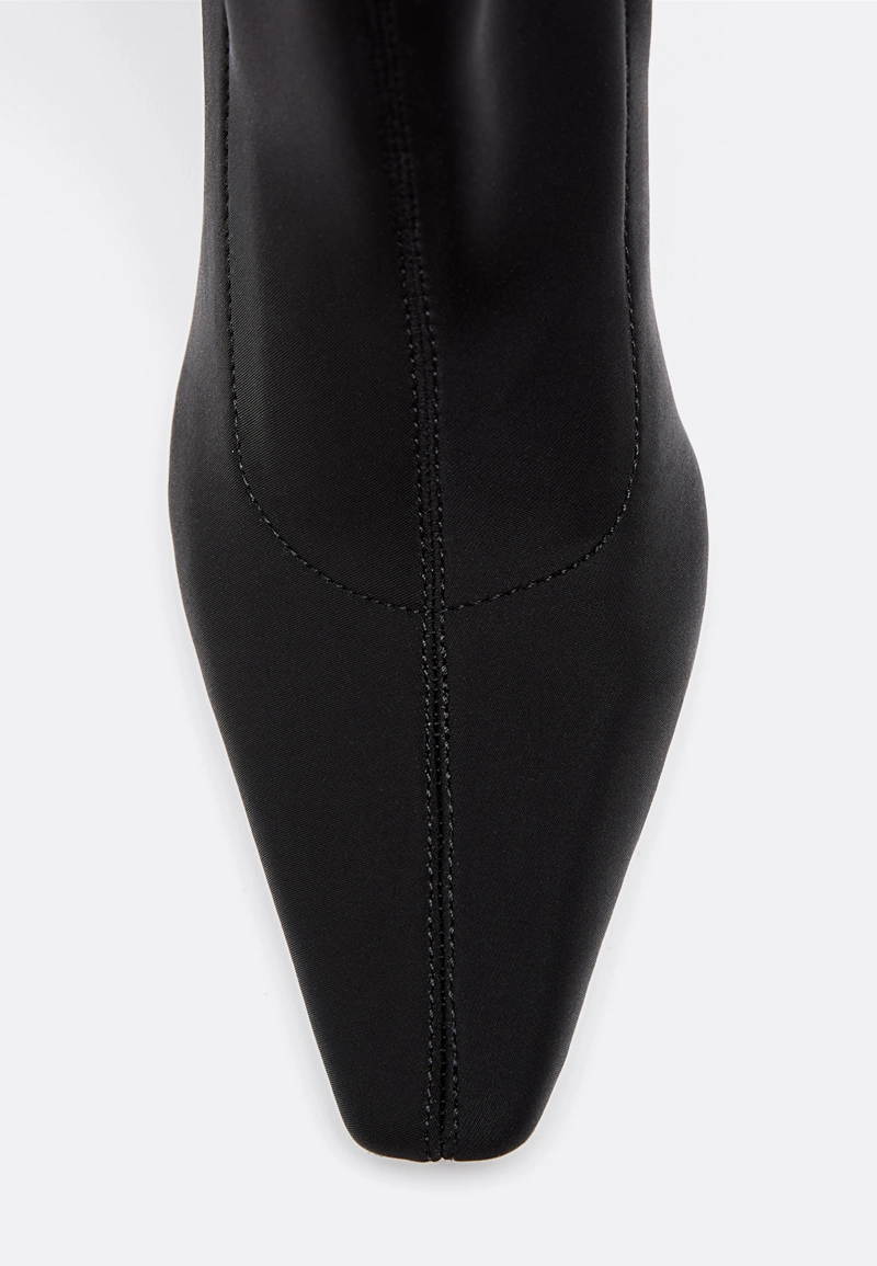 Ботинки из плотной синтетической ткани на шпильке