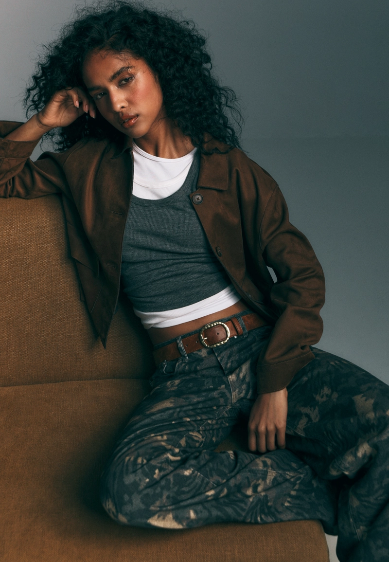 Широкие брюки с принтом и низкой посадкой