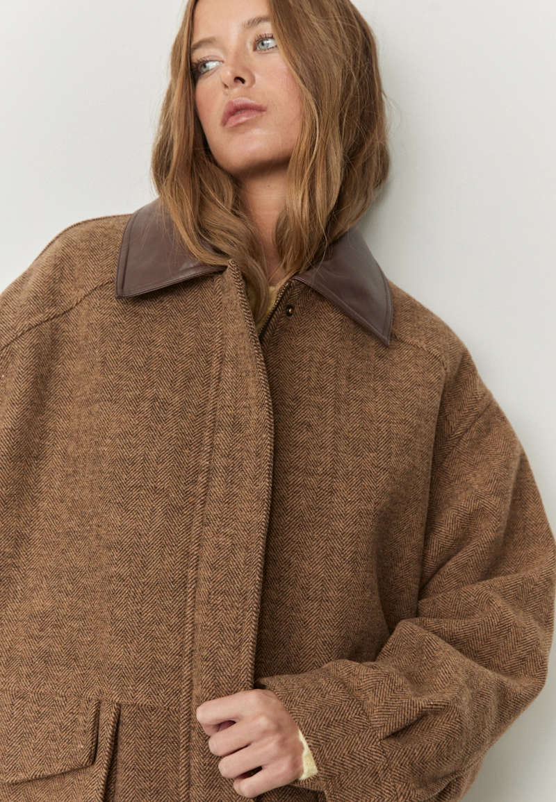 Куртка с карманами в елочку