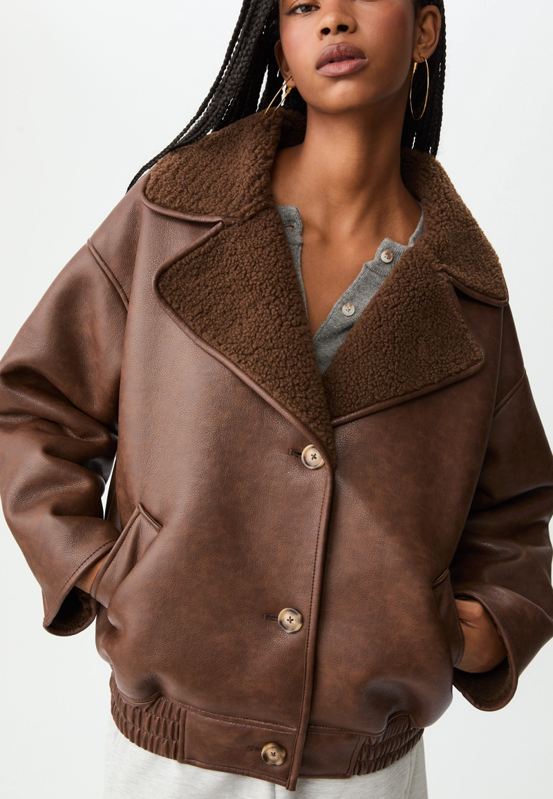 Куртка из искусственно состаренной кожи