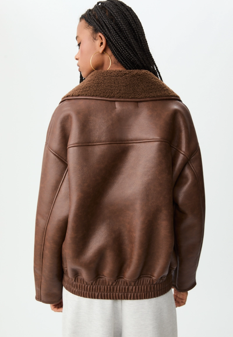 Куртка из искусственно состаренной кожи