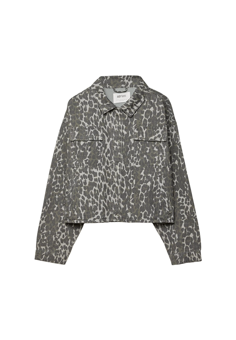 Куртка с анималистическим принтом и карманами