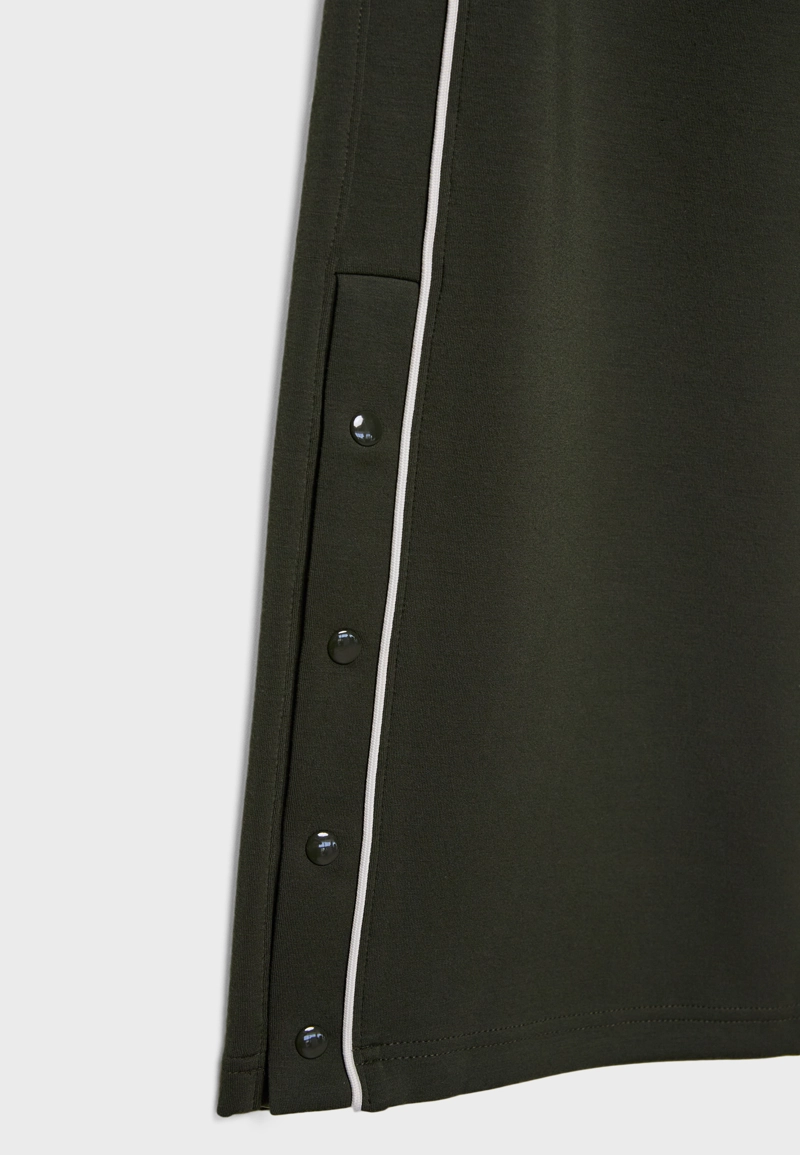 Мягкие брюки-джоггеры на пуговицах