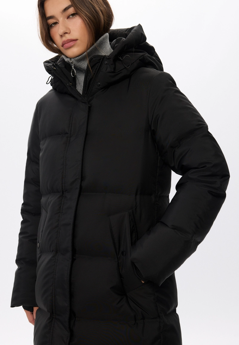 Длинное прямое стеганое пальто с пухом