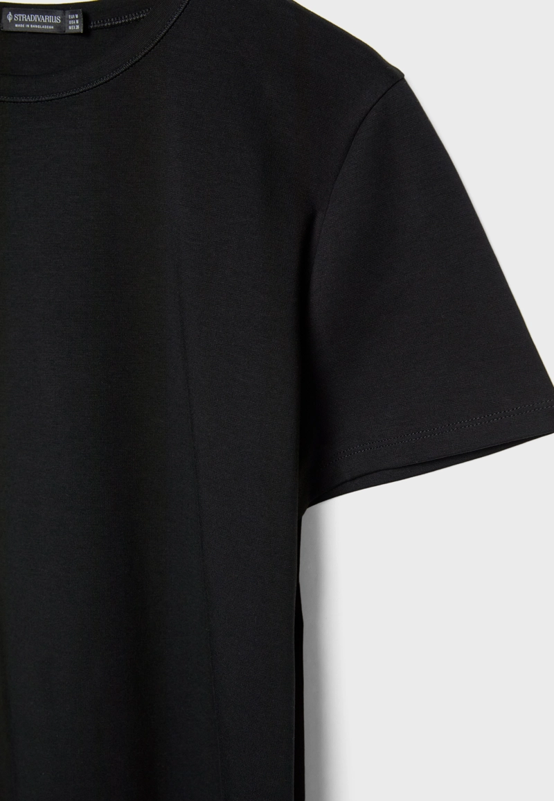 Базовая футболка regular из мягкой ткани