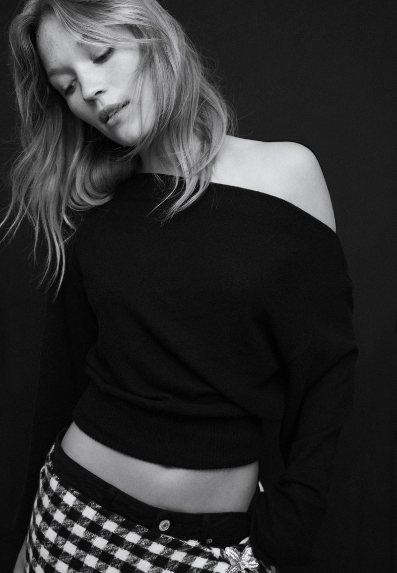 Трикотажная футболка с вырезом-лодочкой и поясом