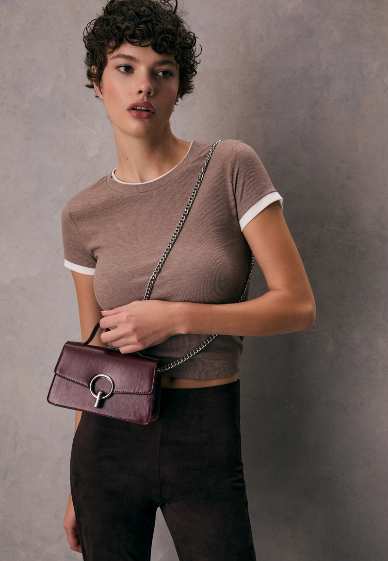 Сумка-мессенджер с круглой застежкой