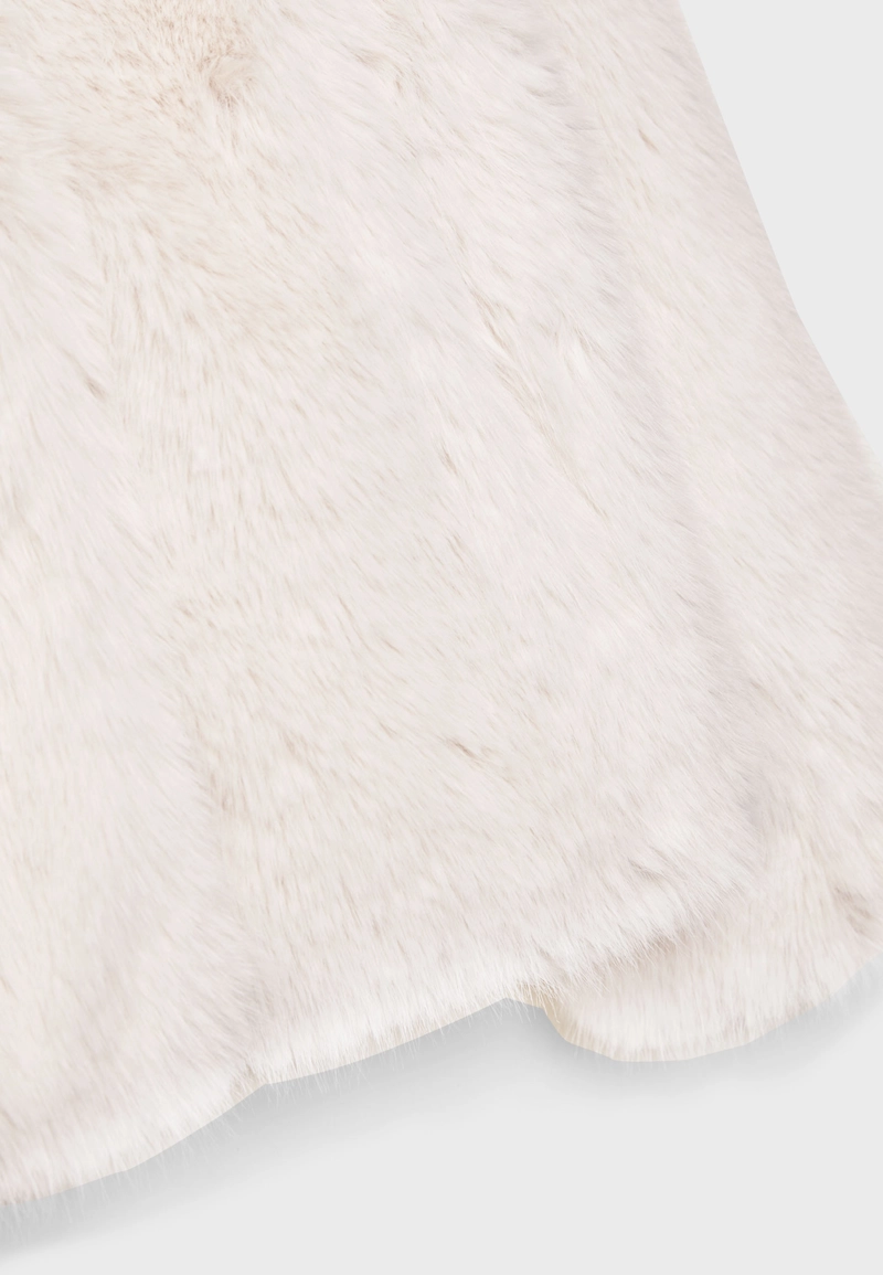 Укороченная куртка из искусственного меха