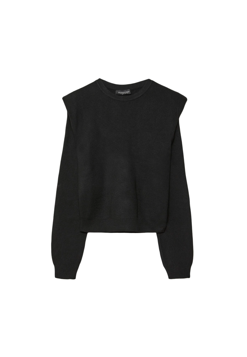 Вязаный свитер с подплечниками