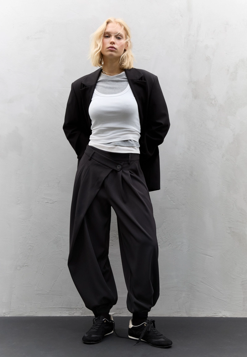 Классические брюки с запахивающейся талией