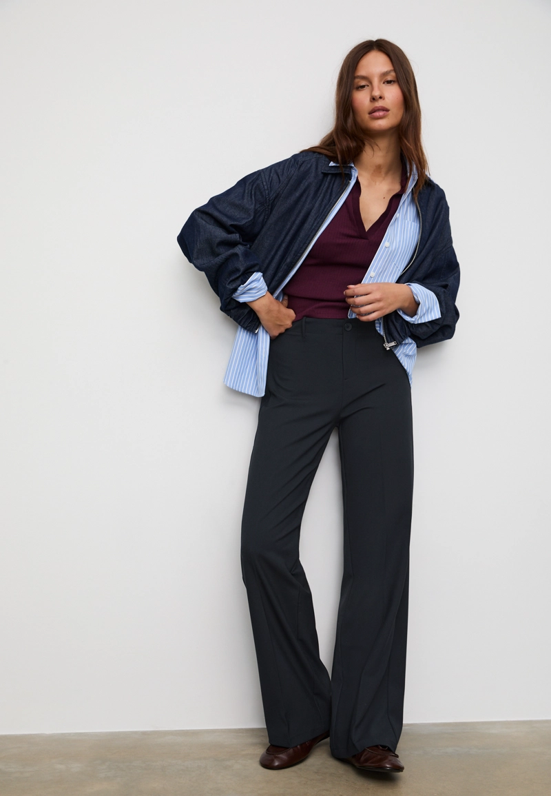 Классические брюки свободного кроя