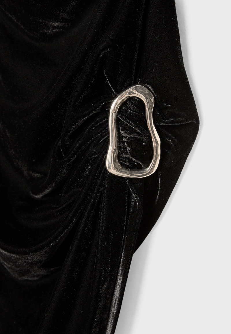 Асимметричный бархатный топ с пряжкой