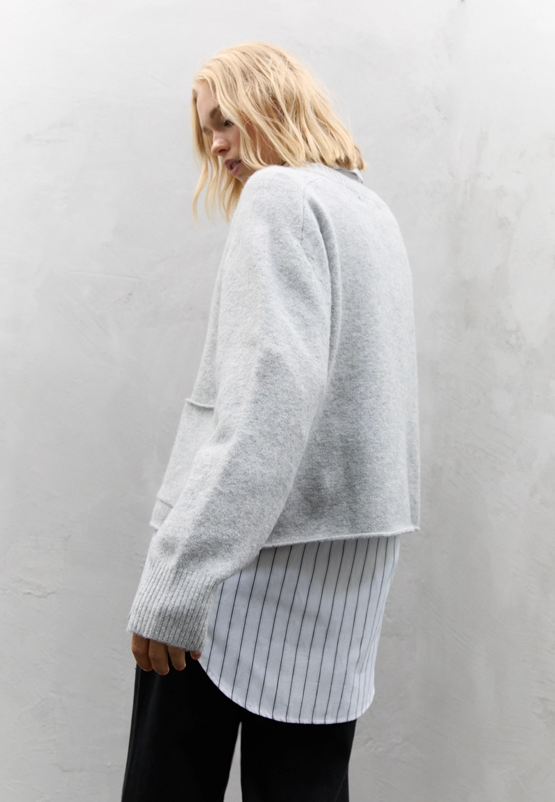 Трикотажный жакет с двойным воротником