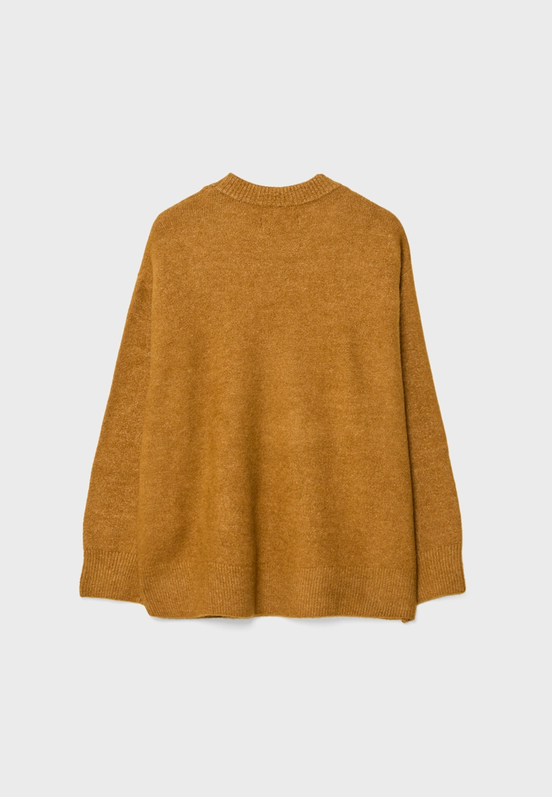 Джемпер из мягкого трикотажа