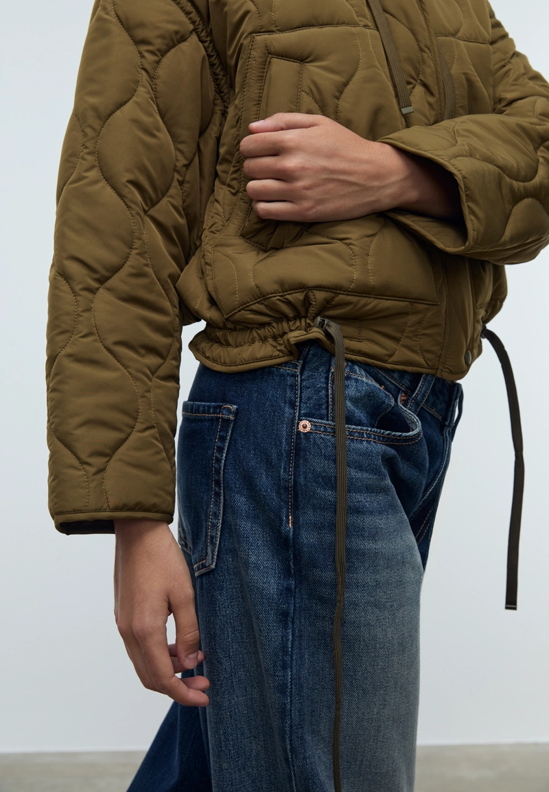 Стеганая куртка с капюшоном