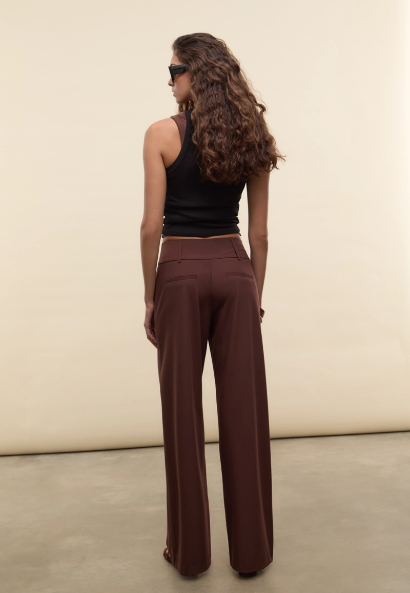 Классические брюки с широким поясом