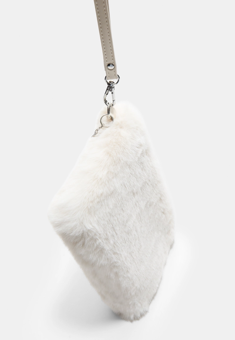 Косметичка из искусственного меха