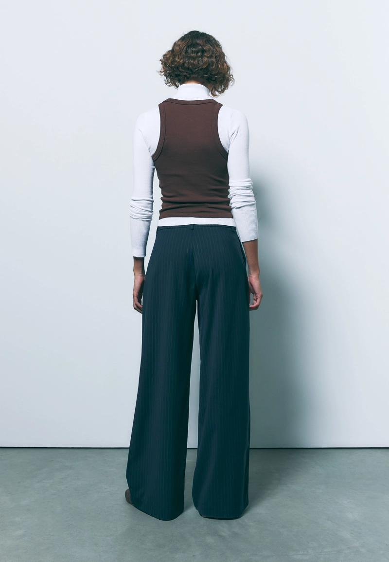 Повседневные брюки в полоску с перекрестной талией