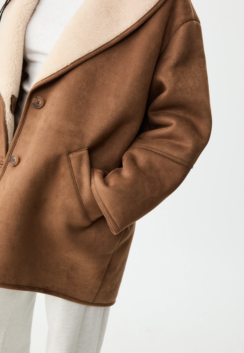 Короткое двустороннее пальто