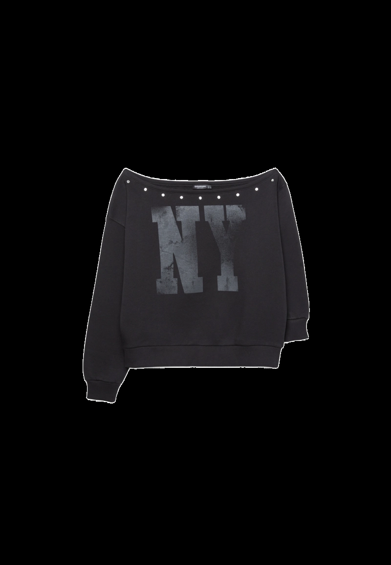 Свитшот с заклепками