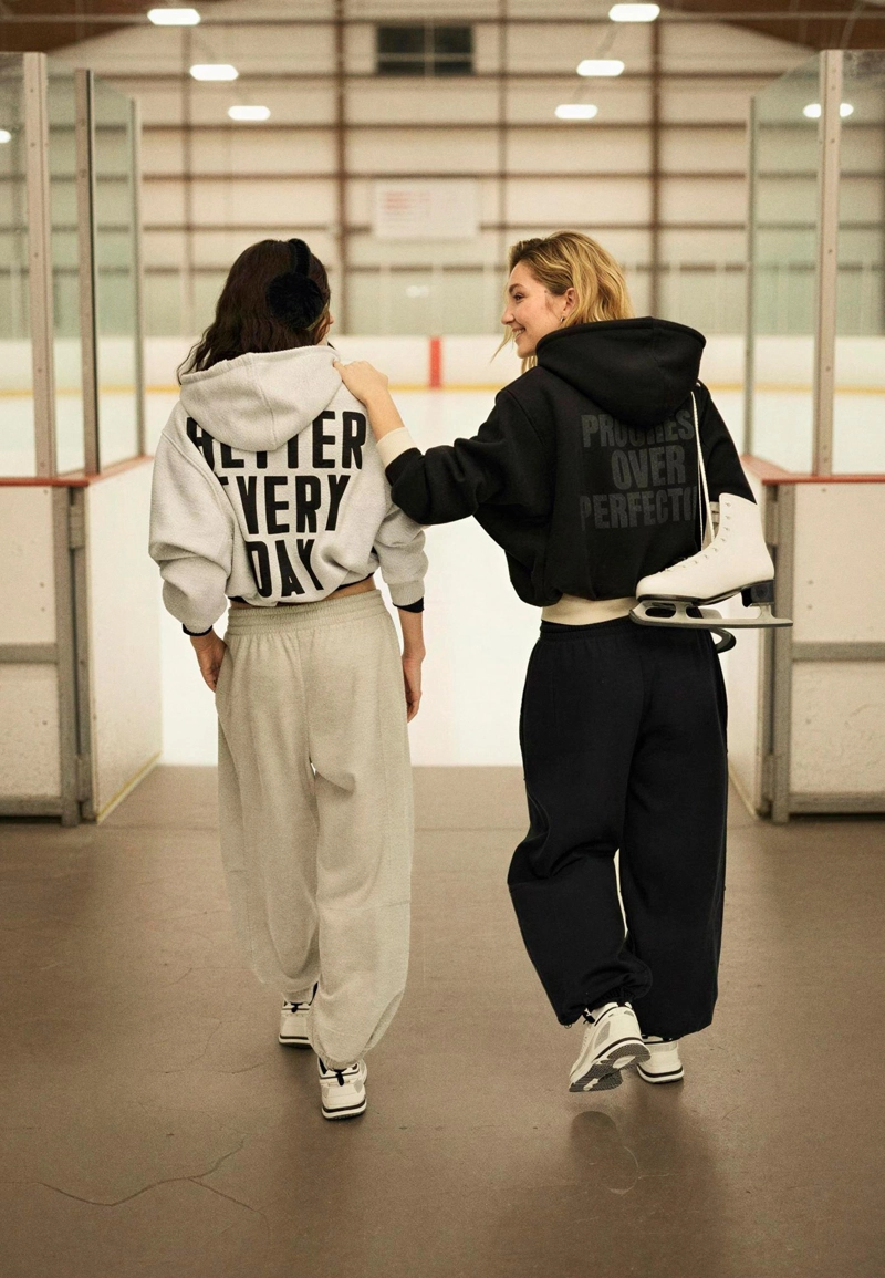 Толстовка-бомбер с принтованным капюшоном