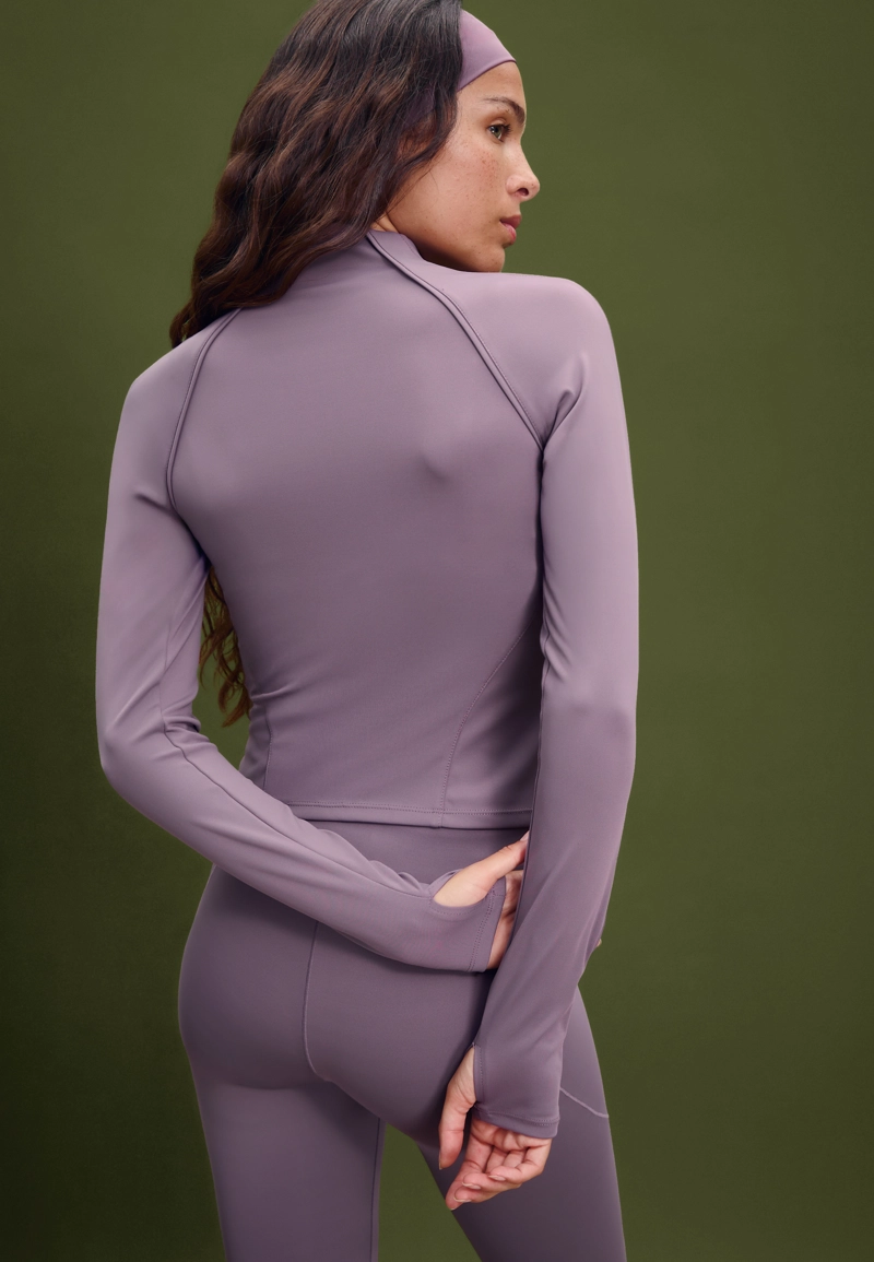 Приталенная куртка на молнии