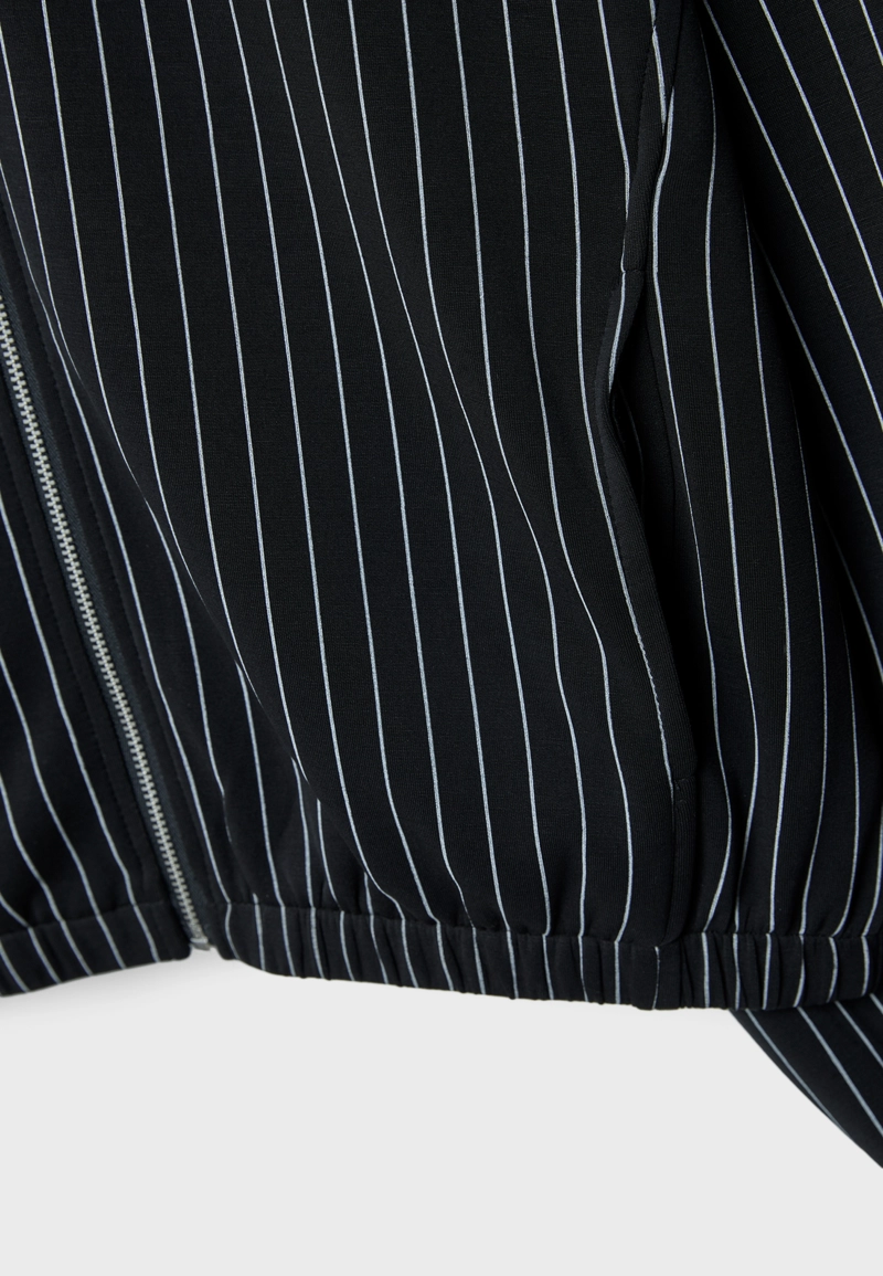 Толстовка в полоску из мягкой ткани