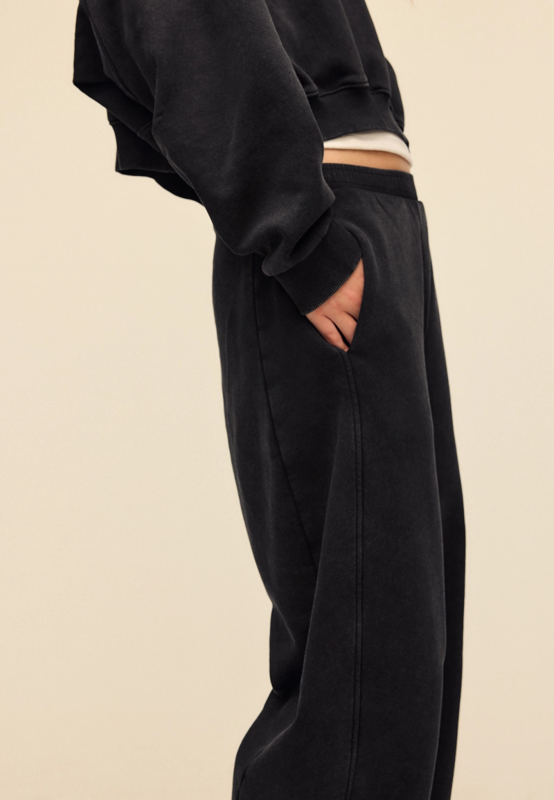 Брюки-джоггеры из мягкого флиса с эффектом потертости