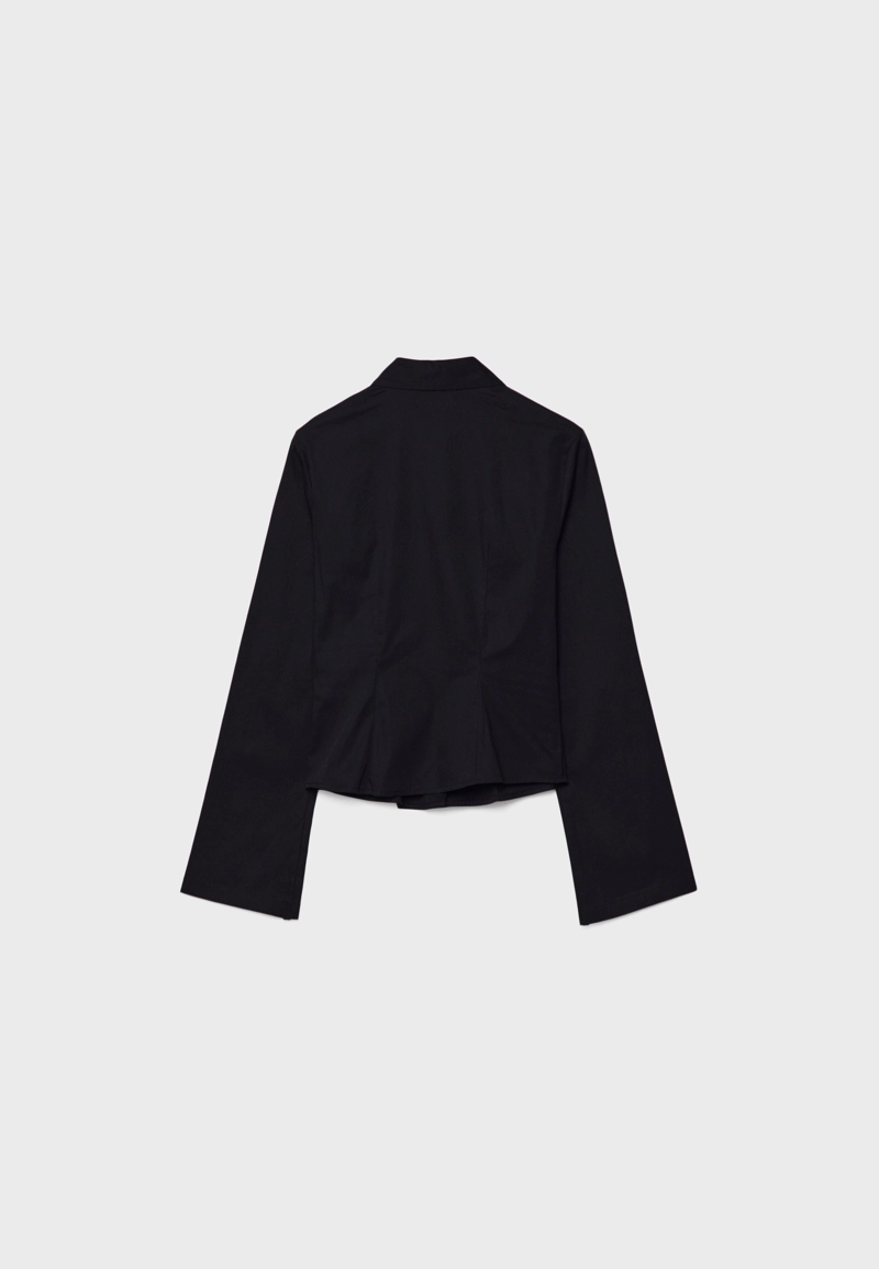 Приталенная рубашка с плавными рукавами