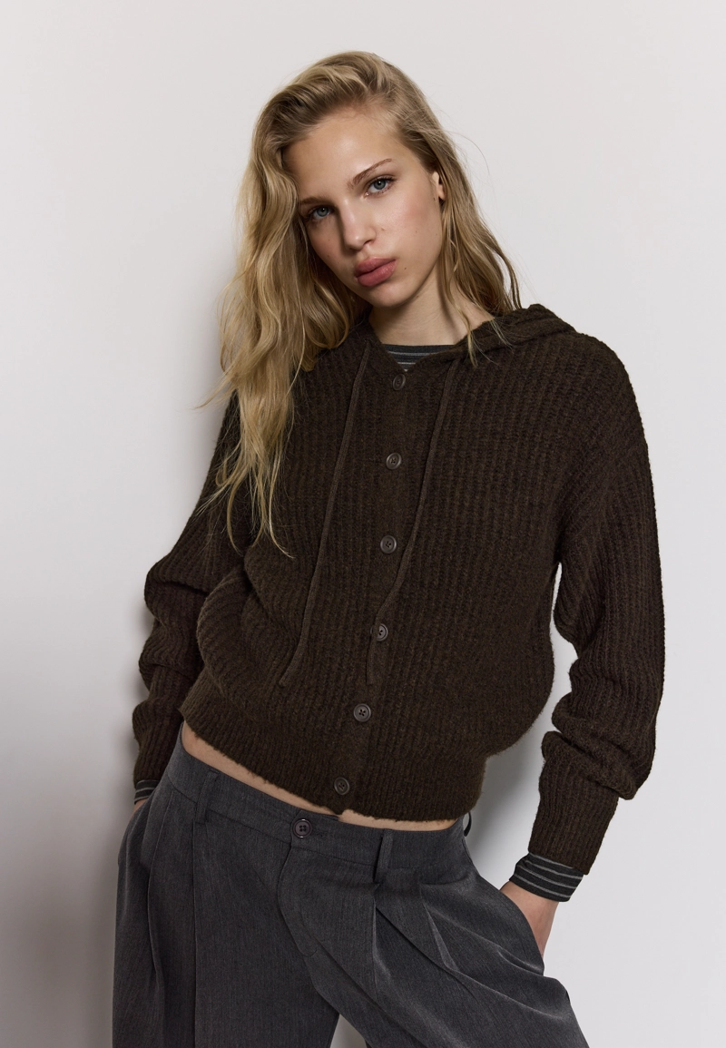 Кардиган с капюшоном на пуговицах