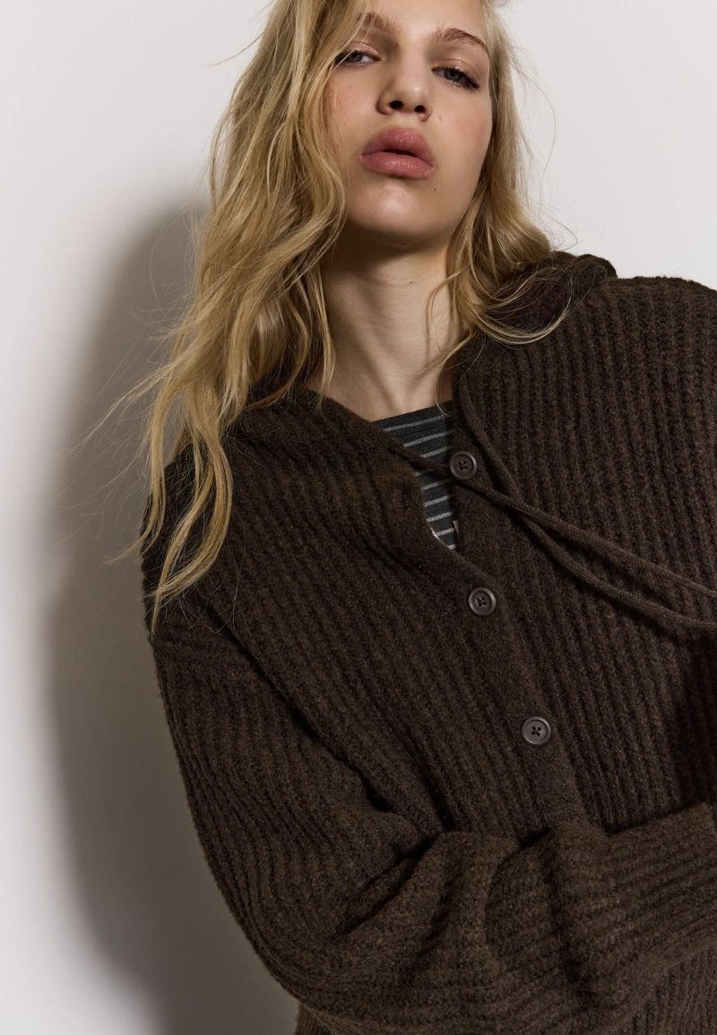 Кардиган с капюшоном на пуговицах