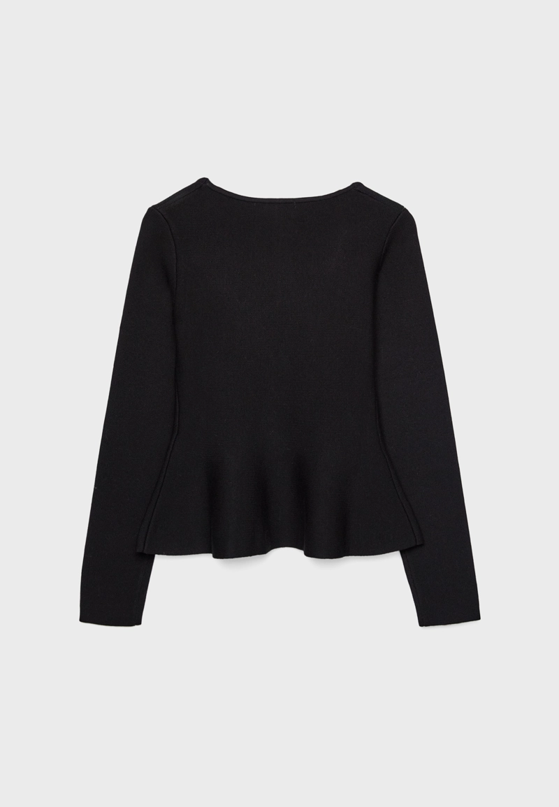 Трикотажный жакет с баской и пуговицами