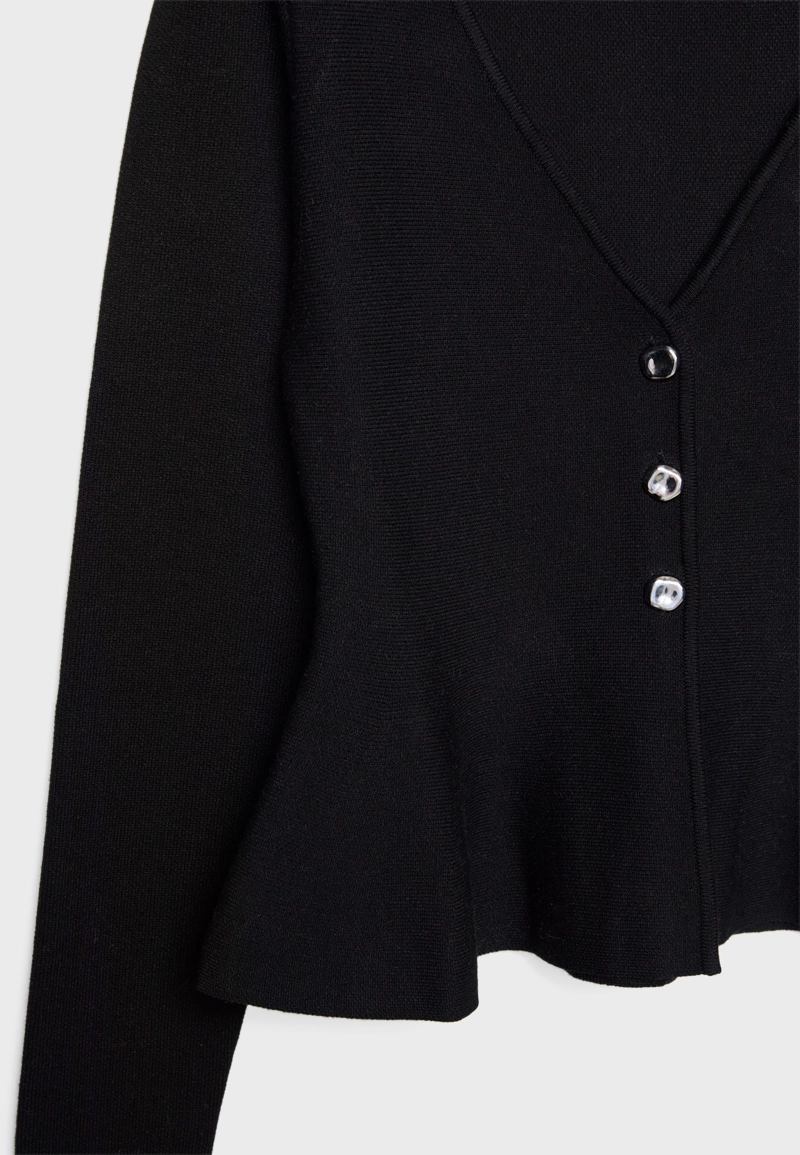 Трикотажный жакет с баской и пуговицами