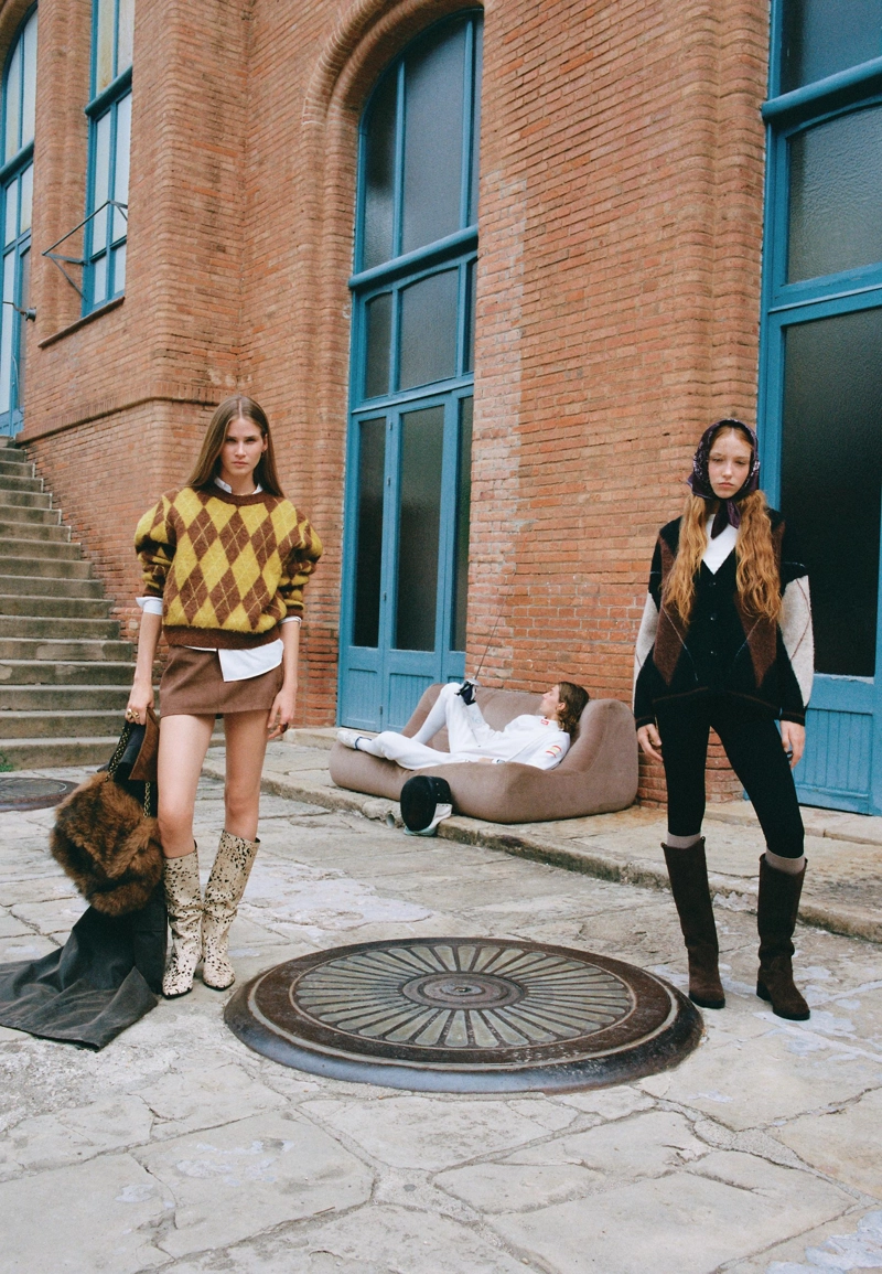 Свитер с ромбовидным узором