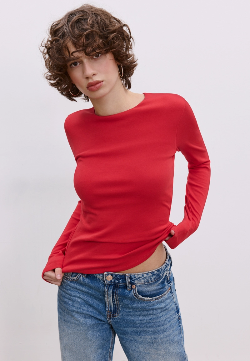 Базовая футболка с длинными рукавами