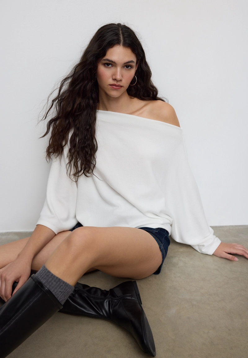 Накидка с вырезом-лодочкой